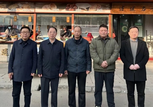 郑州马吉尔食品有限公司与河南省豫菜文化钻研会胡辣汤专业委员会一行，走进逍遥名吃老佟家胡辣汤！